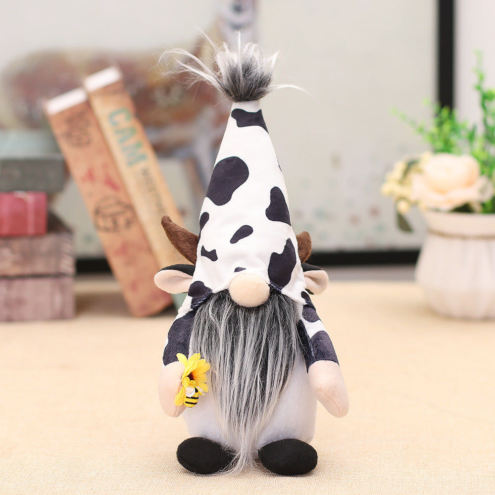 Cow-themed Decorative Dwarf Mannequins with Faceless Dolls for Store Window Display-1