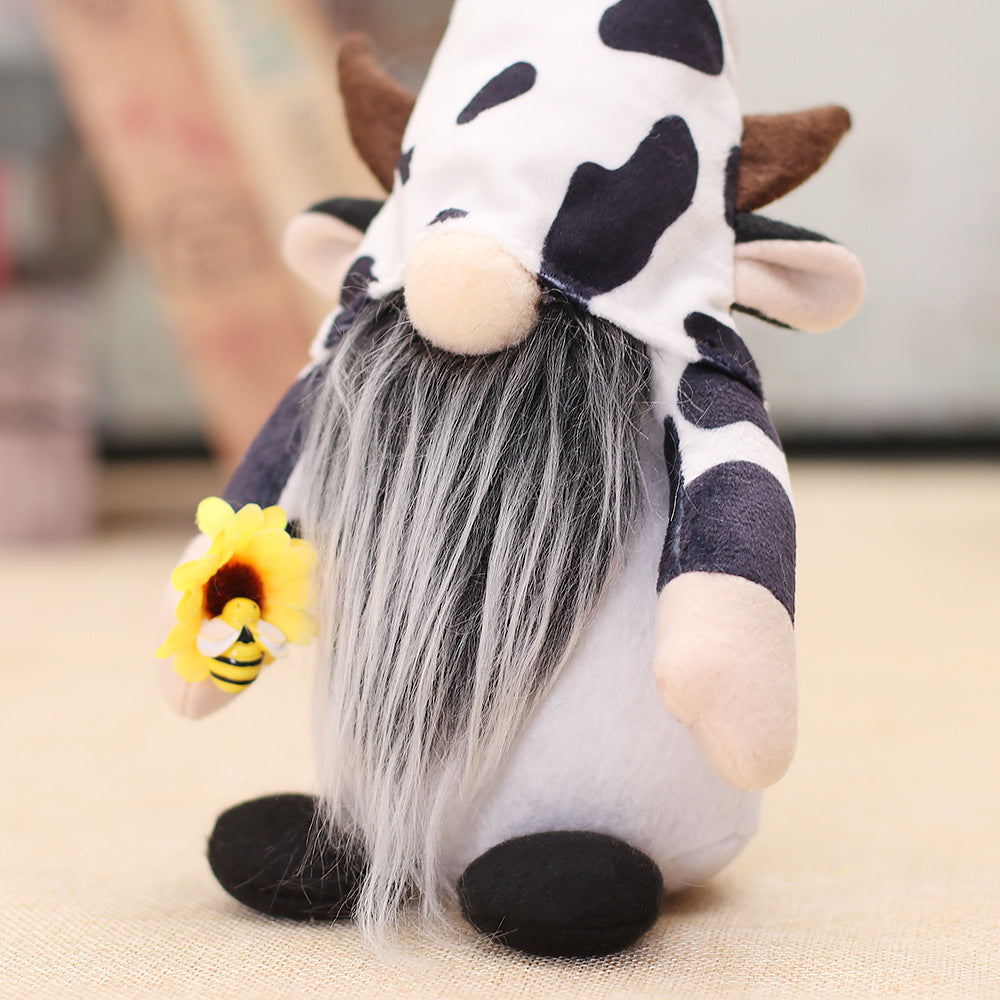 Cow-themed Decorative Dwarf Mannequins with Faceless Dolls for Store Window Display-4